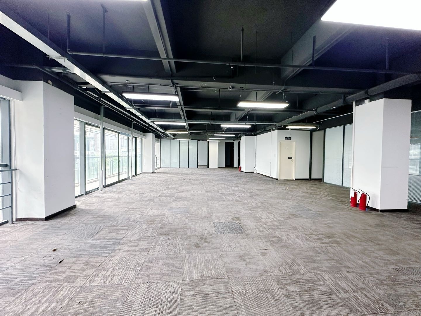 赋安科技大厦｜385㎡精装办公室出租 · 科技园实景图