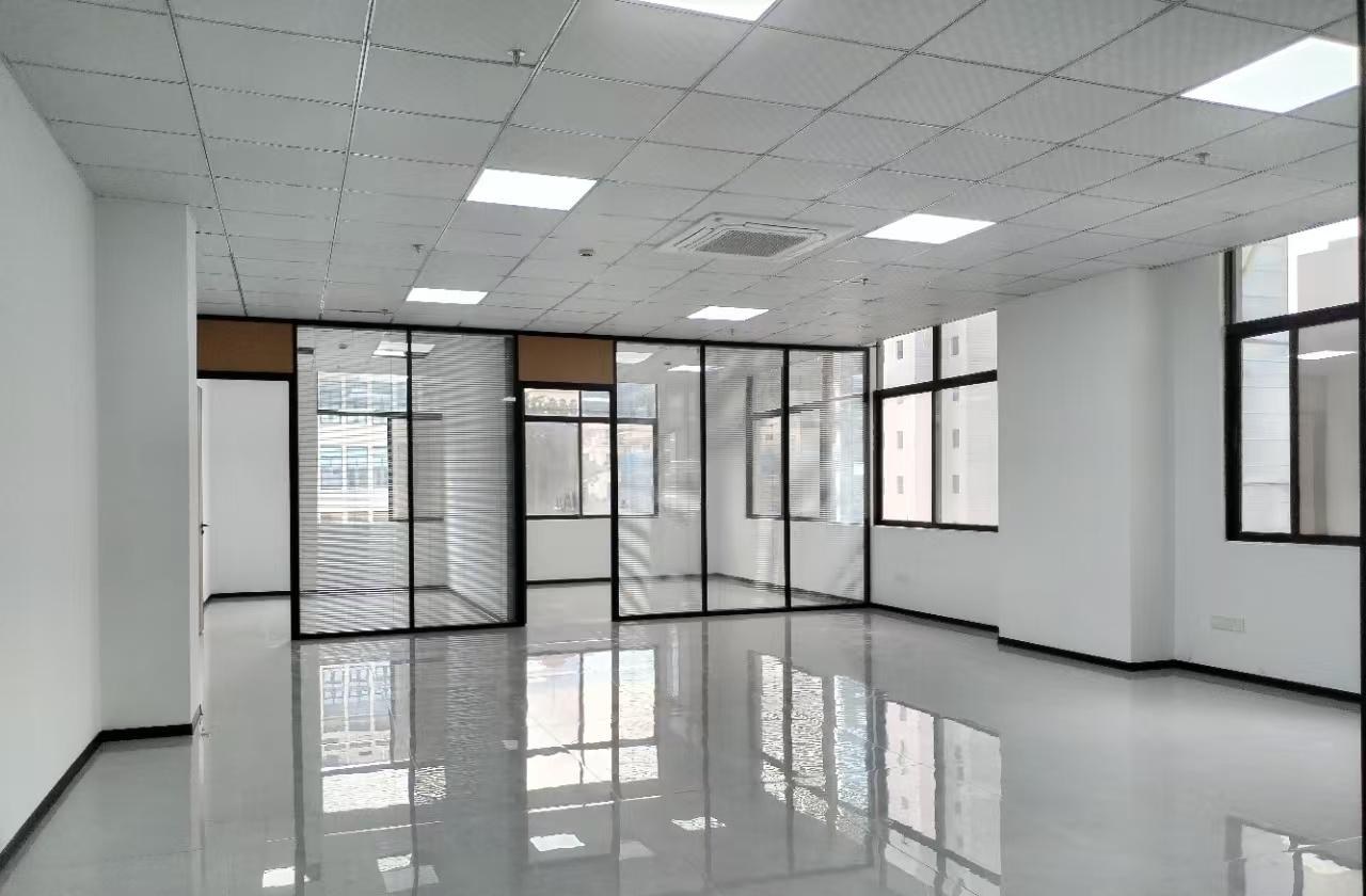 深圳蛇口办公空间｜兴华工业大厦242㎡精装户型实景图