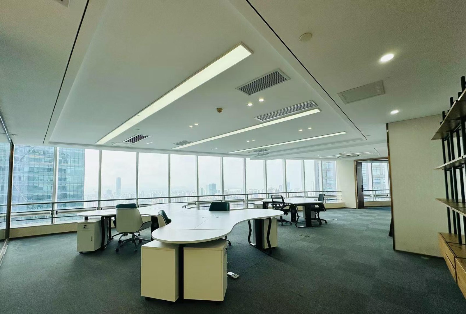 深圳福田中心区办公空间｜财富大厦202.5㎡精装户型实景图