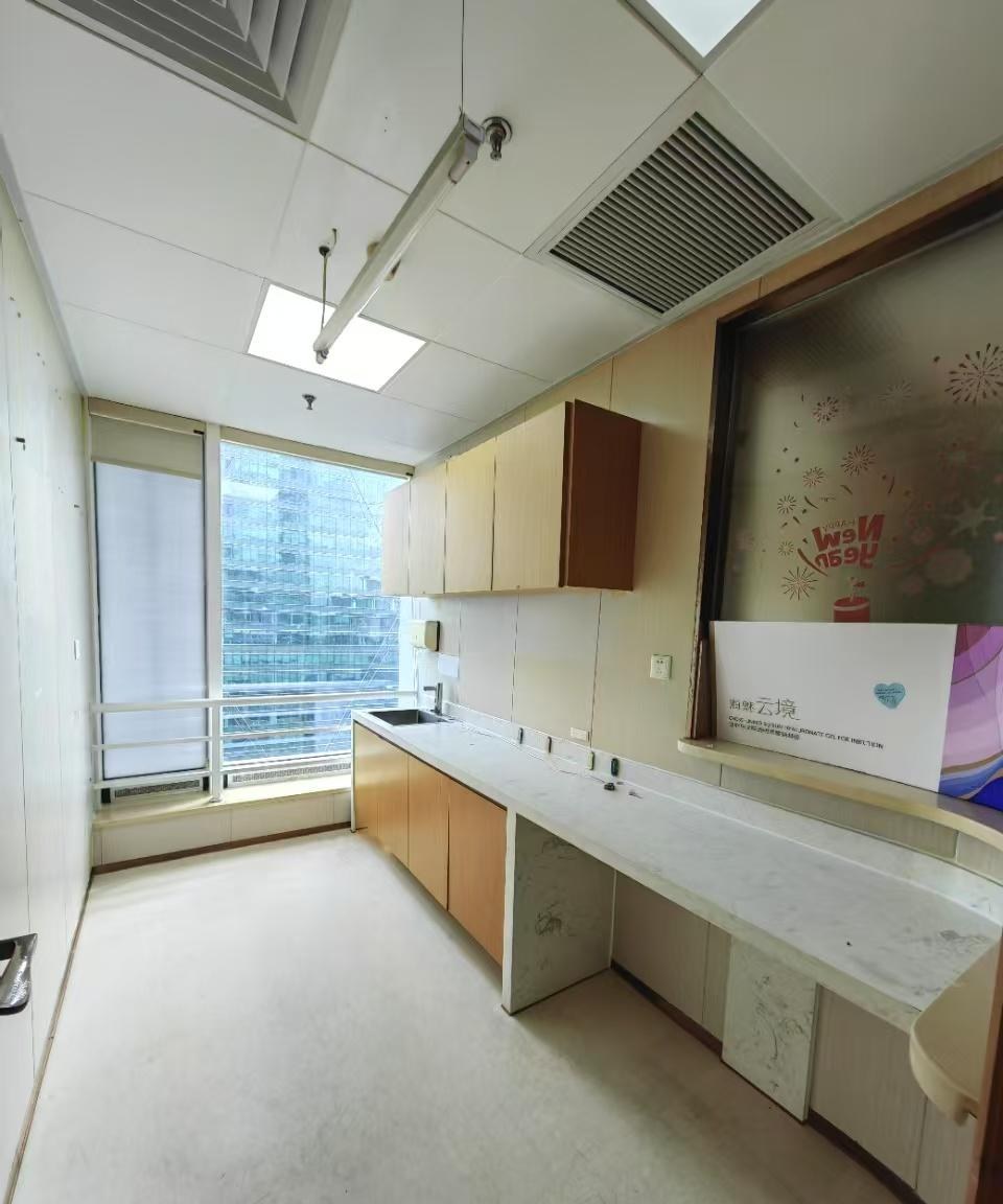 深圳福田中心区办公空间｜财富大厦700.83㎡精装户型