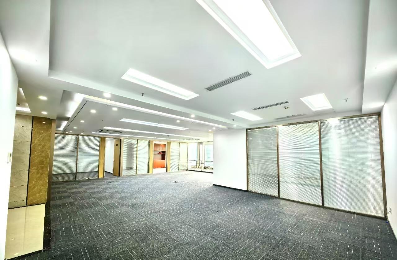 深圳福田中心区办公空间｜财富大厦280㎡精装户型