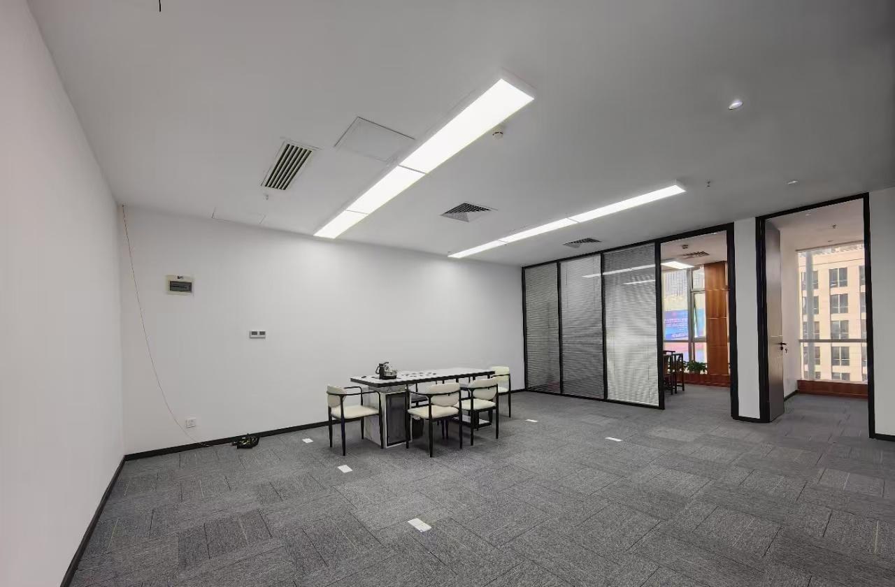 深圳福田中心区办公空间｜中心商务大厦198㎡精装户型