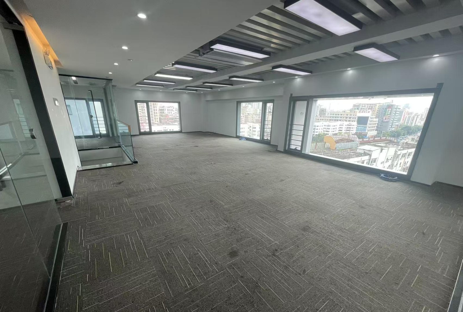 深圳西乡办公空间｜艺峦-2座273㎡精装户型