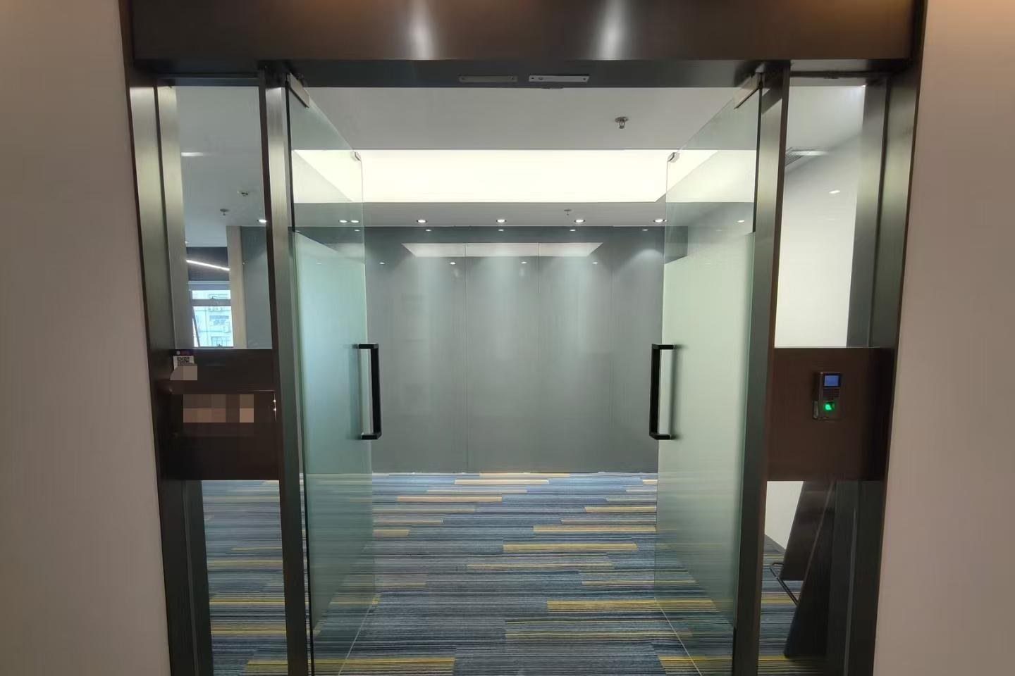 深圳西乡办公空间｜阳基九方广场338㎡精装户型