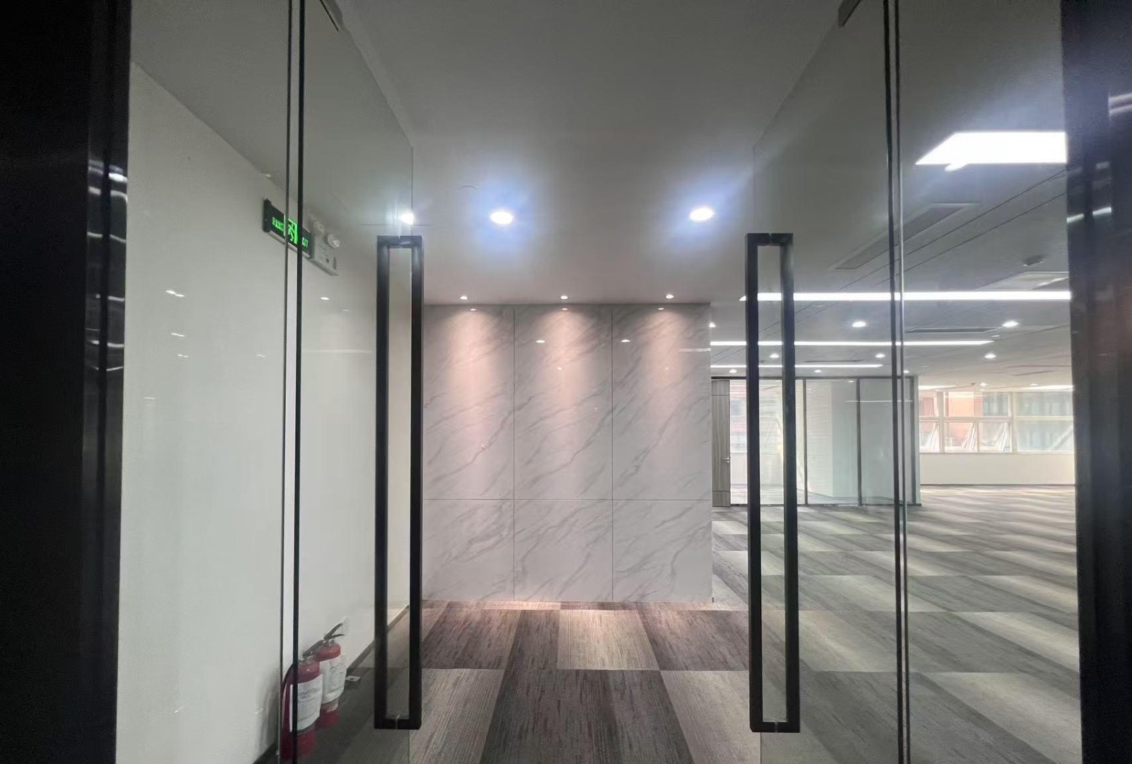 深圳科技园南区办公空间｜飞亚达科技大厦358㎡精装户型