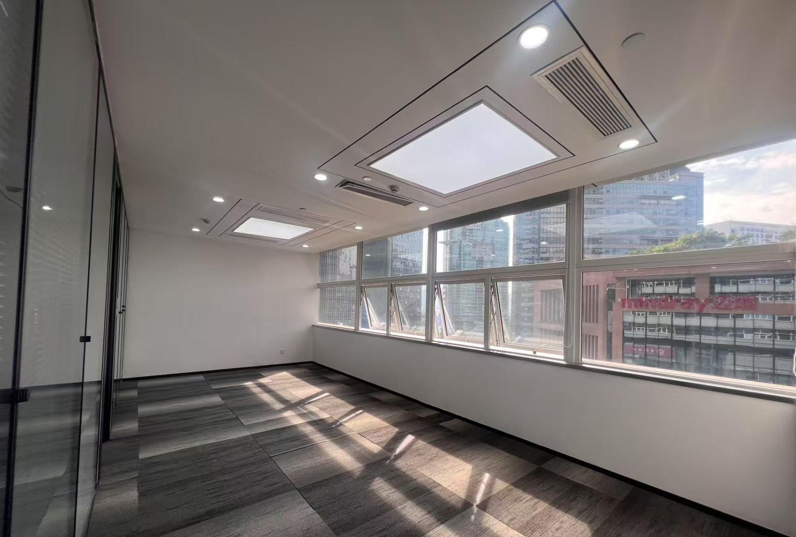 深圳科技园南区办公空间｜飞亚达科技大厦358㎡精装户型