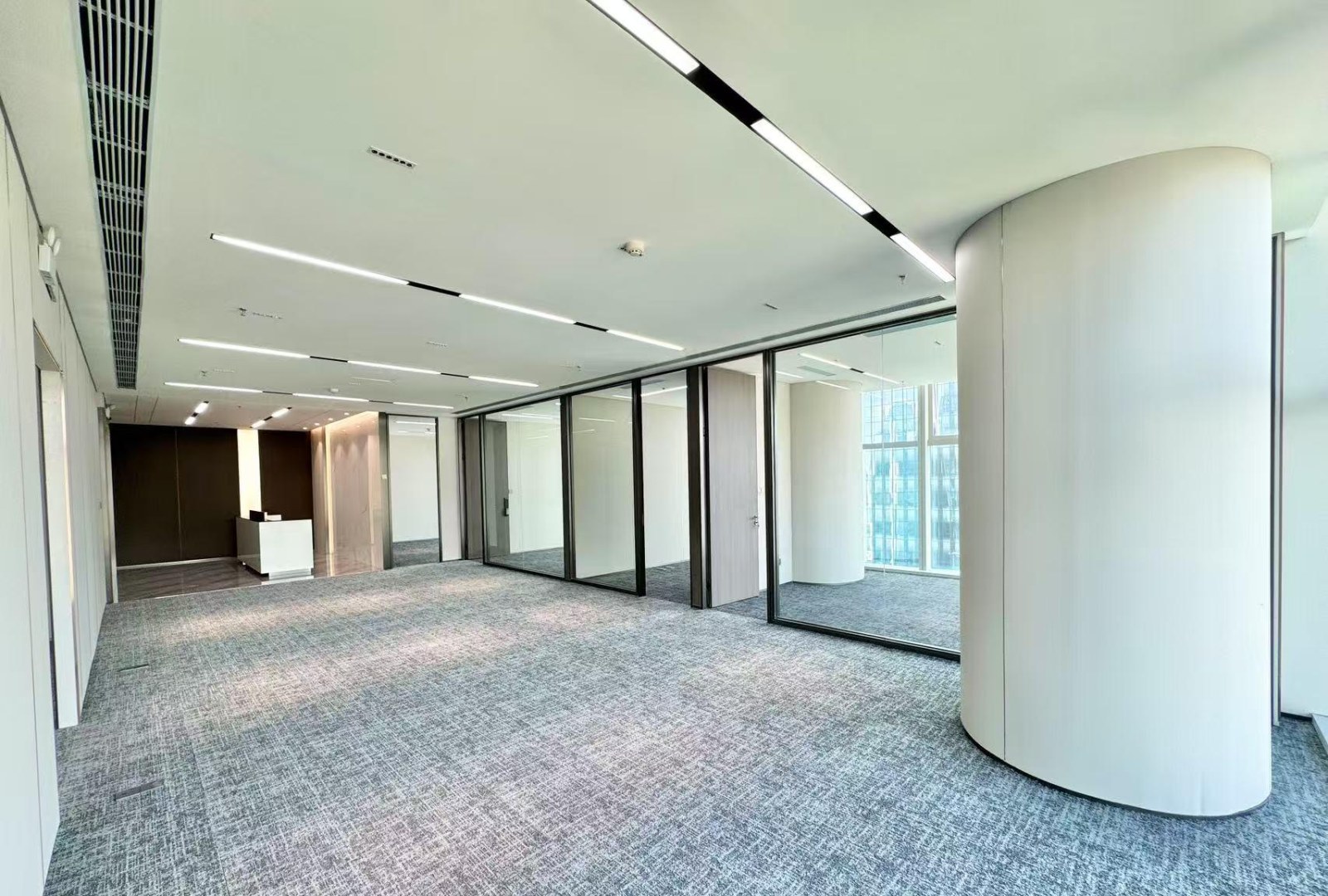 深圳科技园中区办公空间｜康泰创新广场928.24㎡精装户型