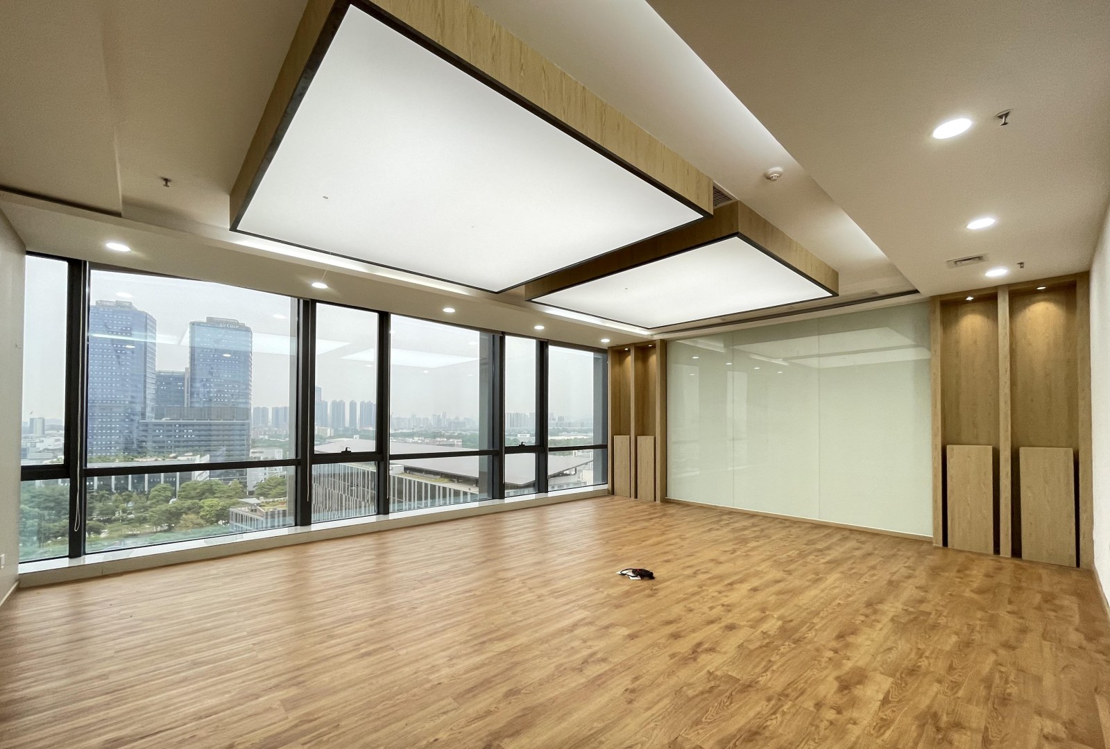 深圳桃园办公空间｜田厦金牛广场2200㎡精装户型