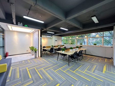 深圳软件园291㎡南向办公室出租：双地铁口、园林式环境及丰富配套设施