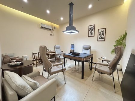 现成棋牌室直接接手，大学城地铁口200米！9米宽门头+大平台