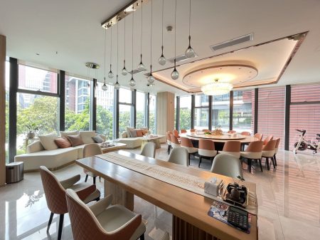 【华侨城海府一号】320㎡地铁写字楼招租！8万/月含KTV/2房/18人会议厅 不限行业！