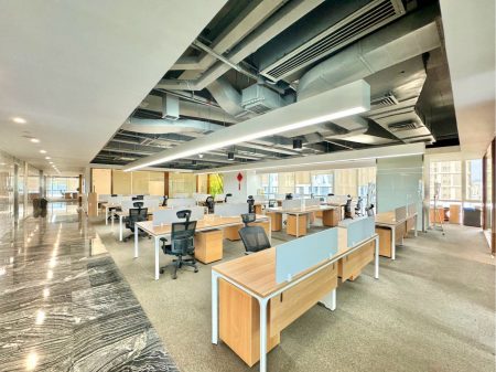 1580㎡豪装整层办公！大冲商务中心15+1格局+四面采光+78%使用率