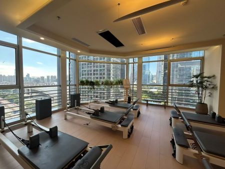 福田CBD现成瑜伽房！现代国际大厦296㎡，6+1格局