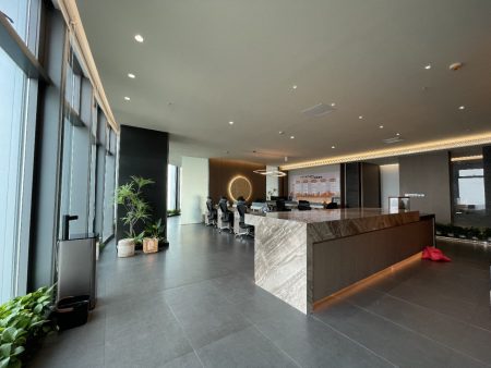 卓越前海壹号408平写字楼出租，3+1格局，含家具物业，全包7.5W