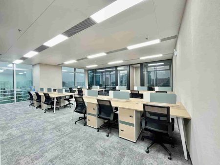 碧桂园·凤凰智谷265㎡拎包办公室｜68元/㎡含税 · 全套家私 · 海景